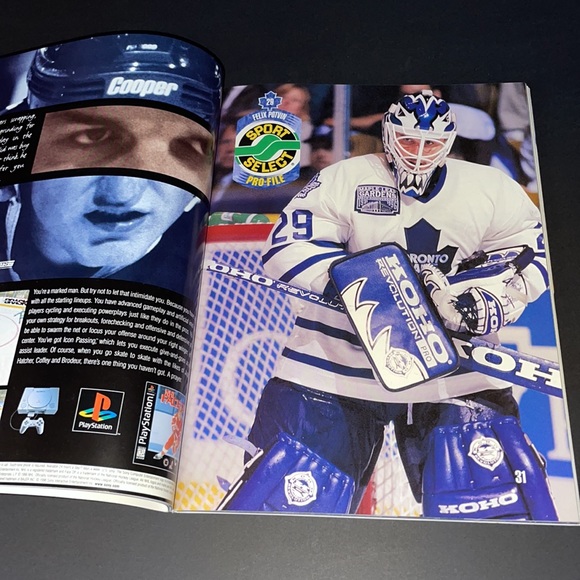 Toronto Maple Leafs Official Magazine 96-97 Maple Leafs Detroit Red Wings Sports - Picture 5 of 9